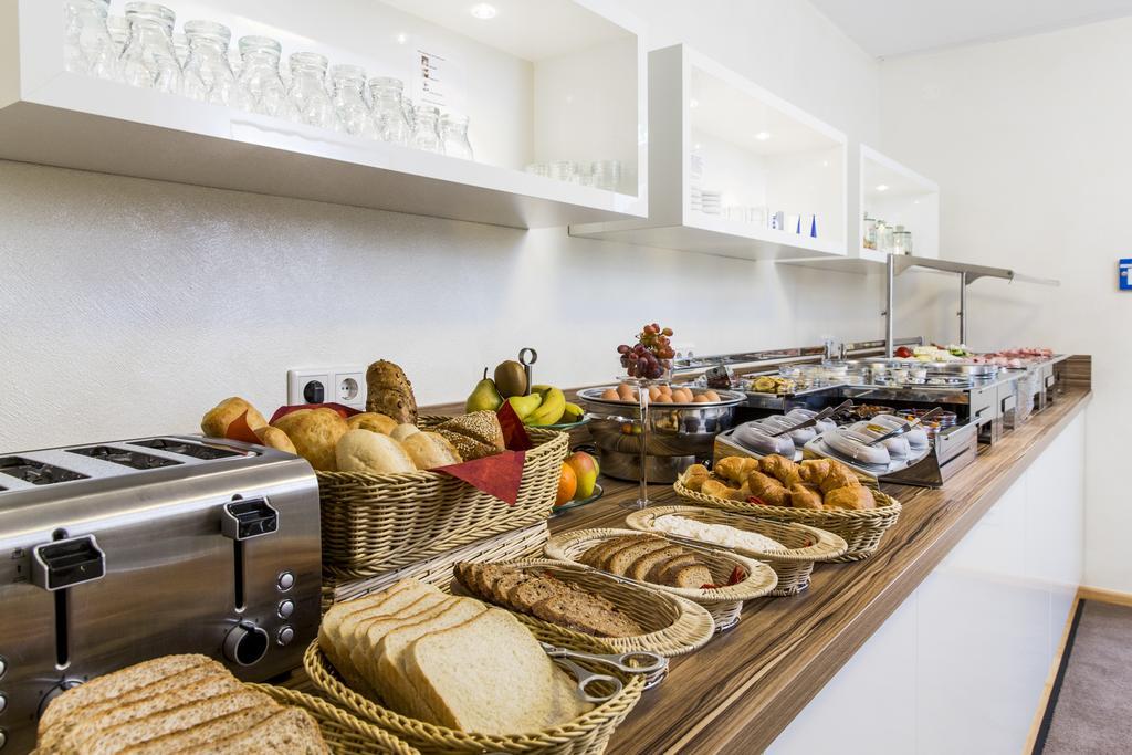 Nuernberger Trichter Family-business Garni 3*